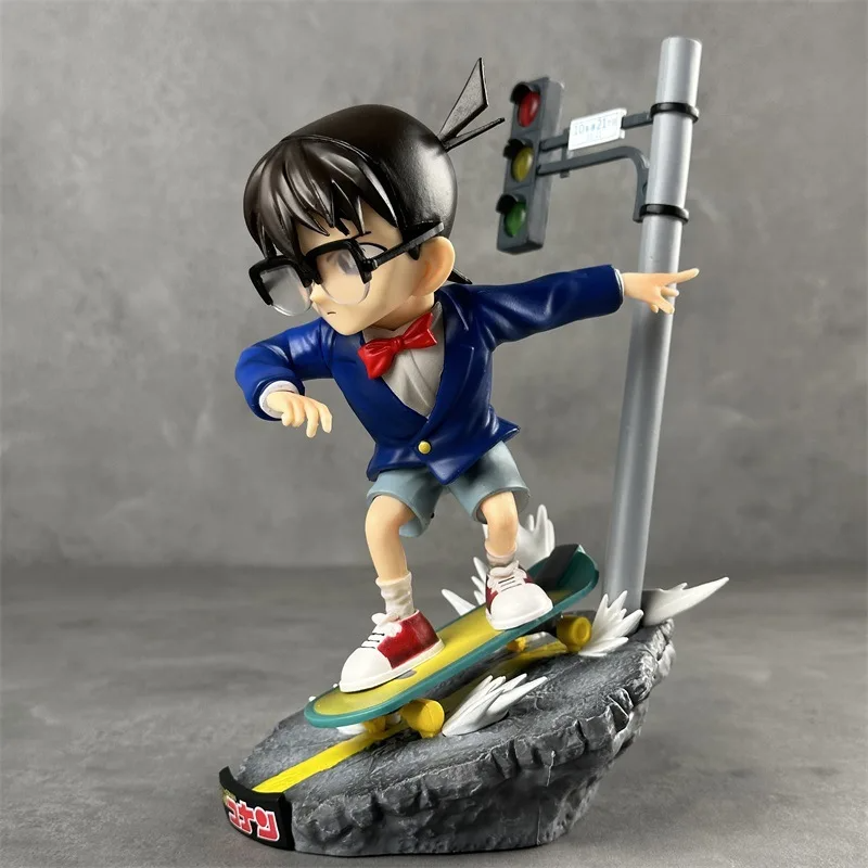 Figura Conan "Monopatín" - Detective Conan™